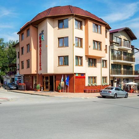 Family Hotel Romantika Velingrad Esterno foto